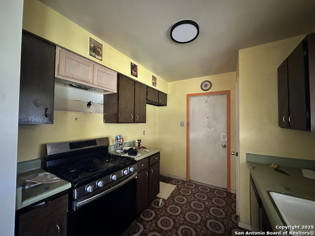 Image 8 of 28 For 5911 Thornwood