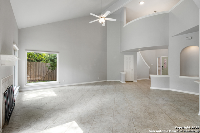 Image 16 of 43 For 15903 Lofty Heights