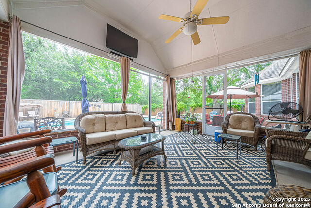 Listing photo id 14 for 26304 Tiffnilee