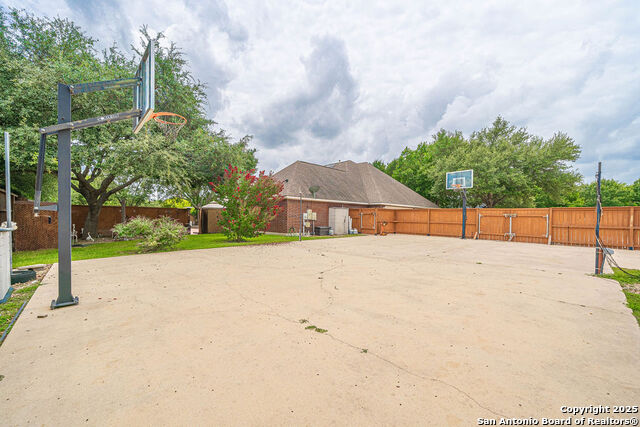 Listing photo id 15 for 26304 Tiffnilee