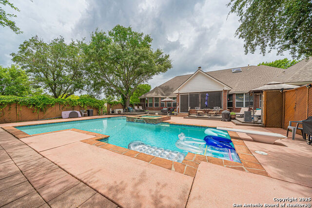 Listing photo id 16 for 26304 Tiffnilee