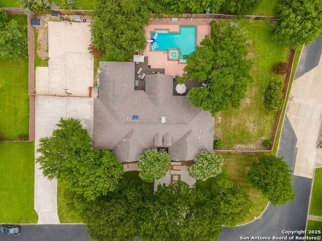 Listing photo id 23 for 26304 Tiffnilee