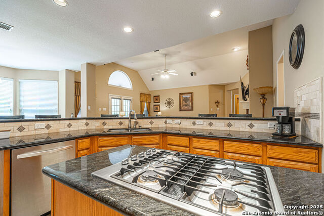 Listing photo id 3 for 26304 Tiffnilee