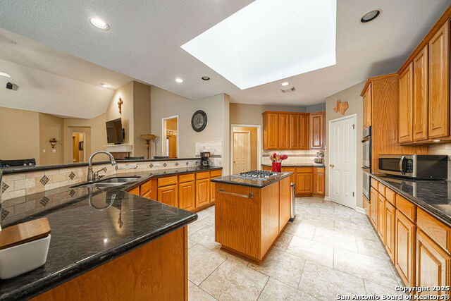 Listing photo id 4 for 26304 Tiffnilee