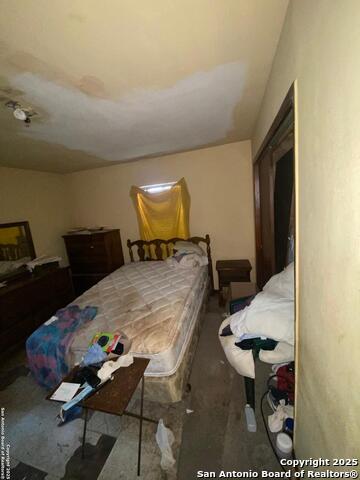 Listing photo id 8 for 3210 Mccrarey Dr