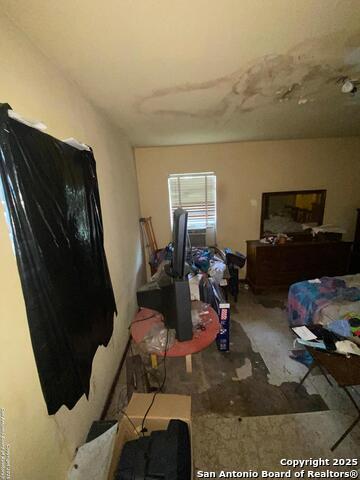 Listing photo id 9 for 3210 Mccrarey Dr