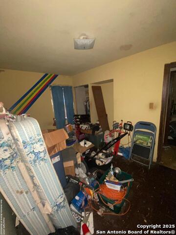 Listing photo id 10 for 3210 Mccrarey Dr