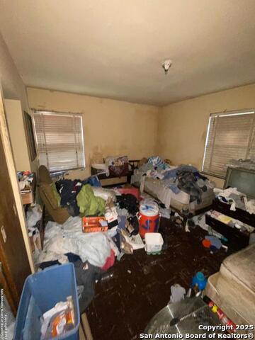 Listing photo id 11 for 3210 Mccrarey Dr