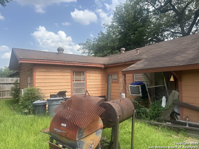 Listing photo id 14 for 3210 Mccrarey Dr