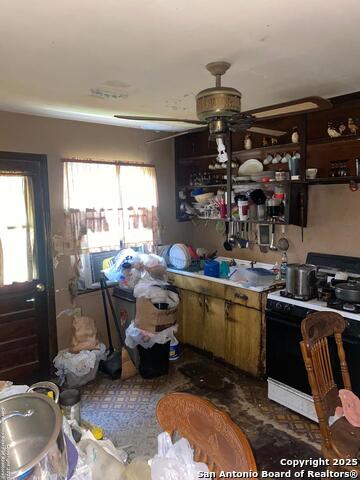 Listing photo id 3 for 3210 Mccrarey Dr