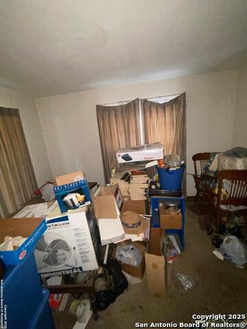 Listing photo id 5 for 3210 Mccrarey Dr