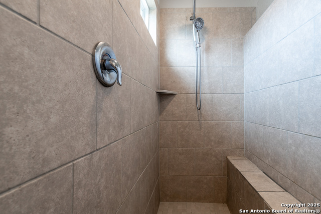 Listing photo id 19 for 2931 Daisy Meadow
