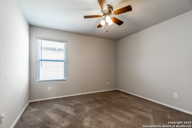 Listing photo id 24 for 2931 Daisy Meadow