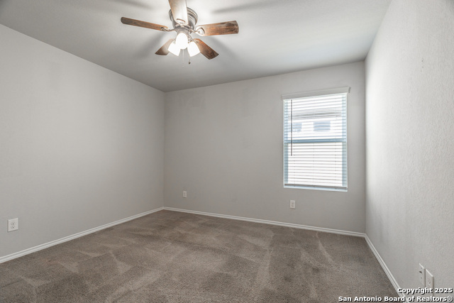 Listing photo id 25 for 2931 Daisy Meadow