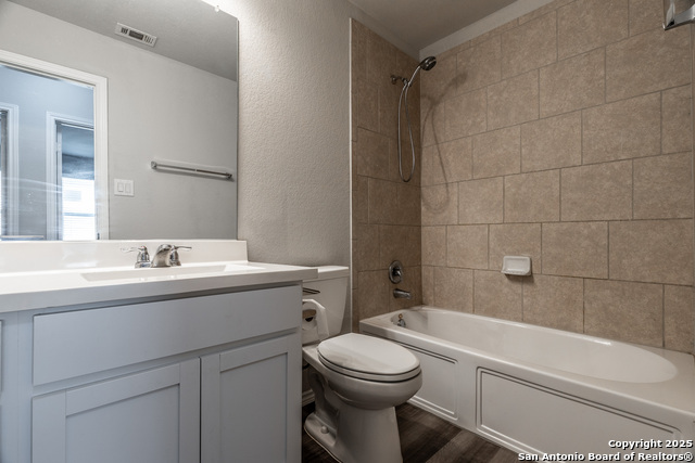 Listing photo id 26 for 2931 Daisy Meadow