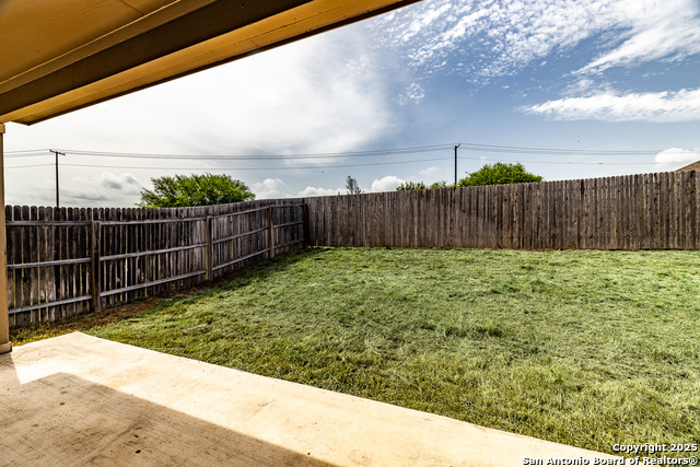 Listing photo id 27 for 2931 Daisy Meadow