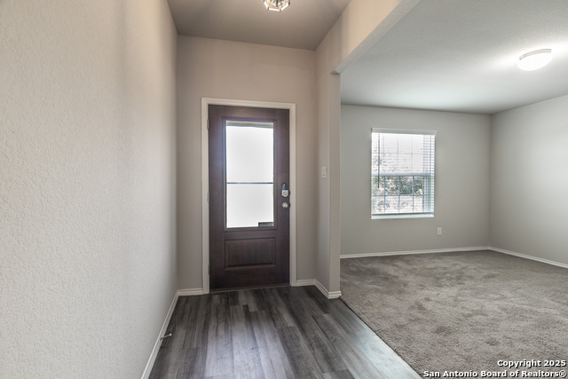 Listing photo id 1 for 2931 Daisy Meadow