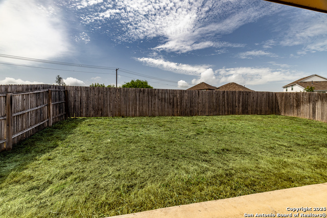 Listing photo id 28 for 2931 Daisy Meadow
