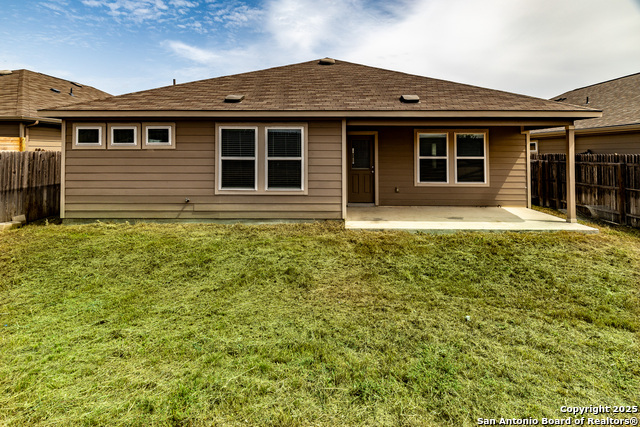 Listing photo id 31 for 2931 Daisy Meadow
