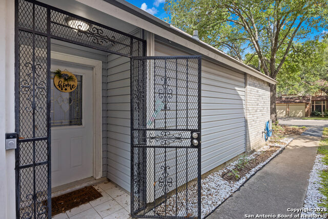 Image 6 of 34 For 4242 Shady Tree Ln