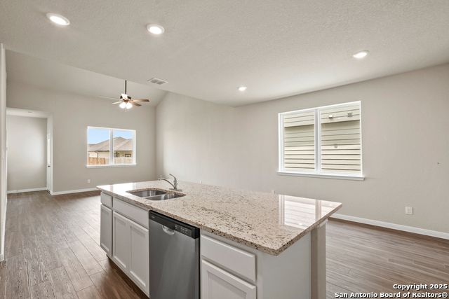 Listing photo id 8 for 1209 Marvin Grove