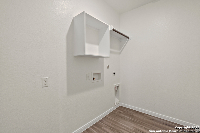 Listing photo id 10 for 1209 Marvin Grove