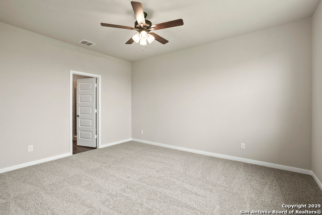 Listing photo id 11 for 1209 Marvin Grove