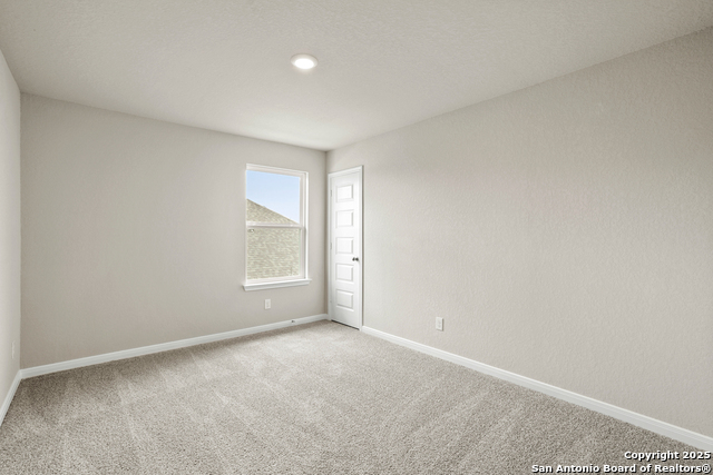 Listing photo id 17 for 1209 Marvin Grove