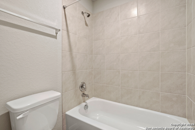 Listing photo id 18 for 1209 Marvin Grove