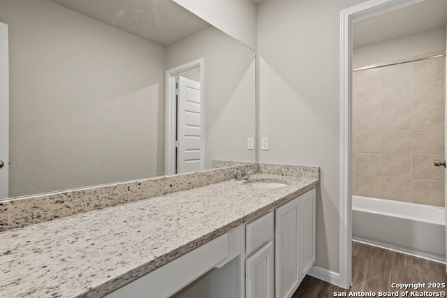 Listing photo id 19 for 1209 Marvin Grove