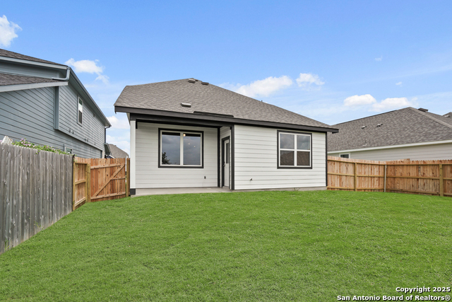 Listing photo id 24 for 1209 Marvin Grove