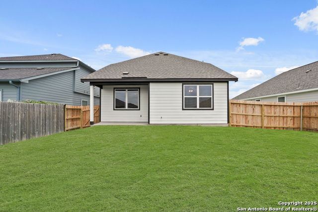 Listing photo id 25 for 1209 Marvin Grove