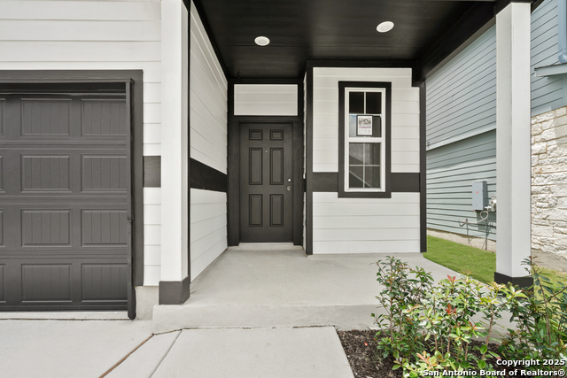 Listing photo id 1 for 1209 Marvin Grove