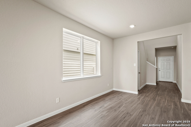 Listing photo id 5 for 1209 Marvin Grove