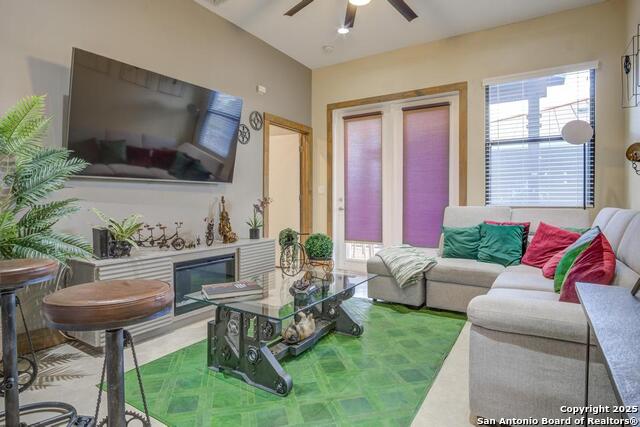 Image 11 of 30 For #203 1542 N. Alamo St