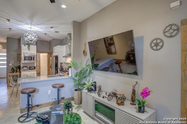 Image 14 of 30 For #203 1542 N. Alamo St