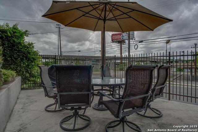 Image 30 of 30 For #203 1542 N. Alamo St
