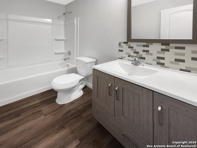 Image 9 of 11 For 7927 Bluewater