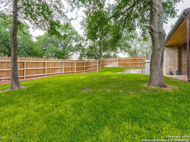 Listing photo id 32 for 19419 Bridge Oak