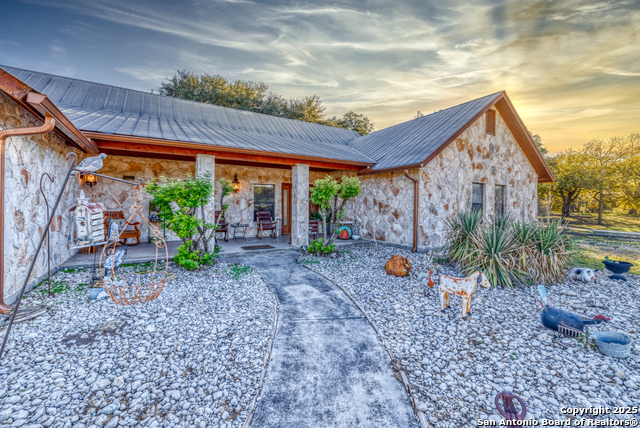 Listing photo id 0 for 498 Camino Del Rancho