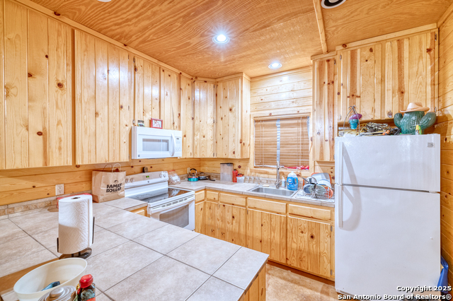Listing photo id 25 for 498 Camino Del Rancho
