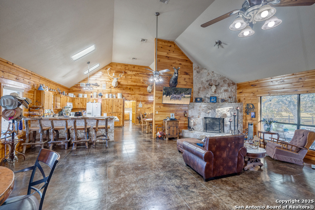 Listing photo id 1 for 498 Camino Del Rancho