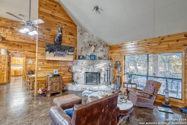 Listing photo id 3 for 498 Camino Del Rancho