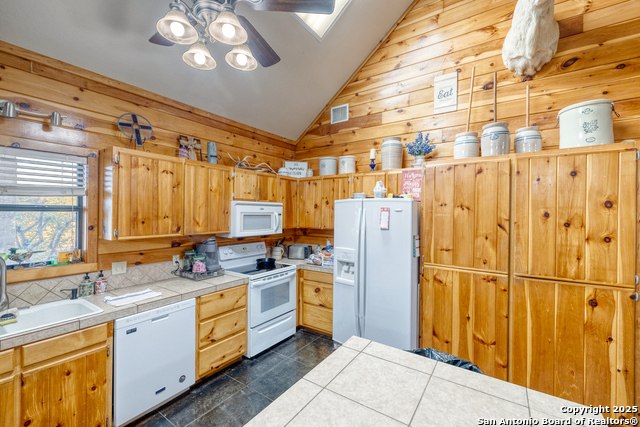Listing photo id 4 for 498 Camino Del Rancho
