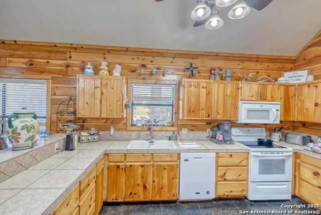 Listing photo id 5 for 498 Camino Del Rancho
