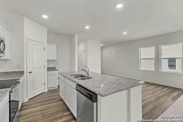 Listing photo id 3 for 12841 Winding Pear Lane