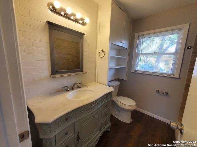 Image 13 of 22 For 654 Santa Monica