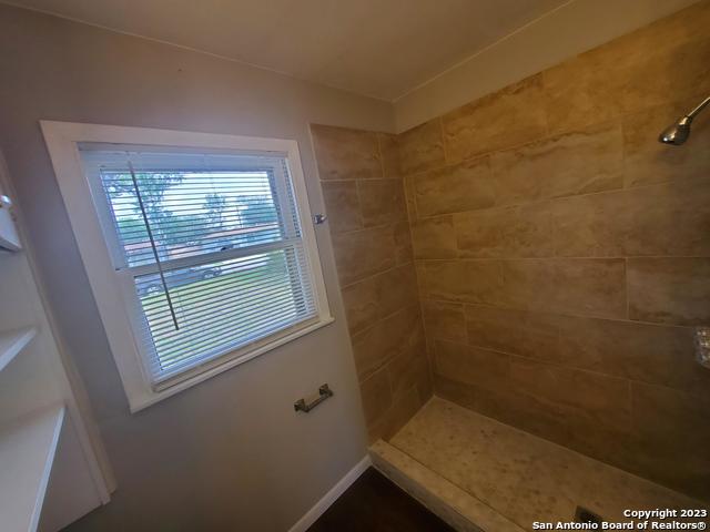 Image 14 of 22 For 654 Santa Monica