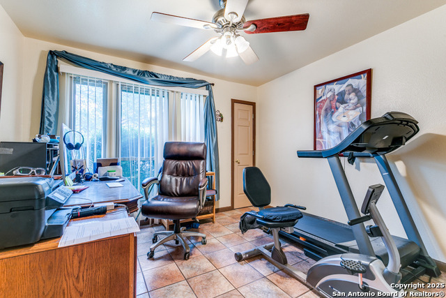Image 11 of 20 For 605 Houston  