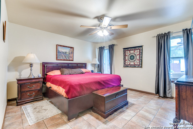 Image 12 of 20 For 605 Houston  